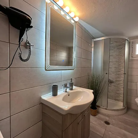 公寓 Ε&F Deluxe Apartment 塞萨洛尼基